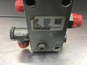 Liebherr Steuerschieber